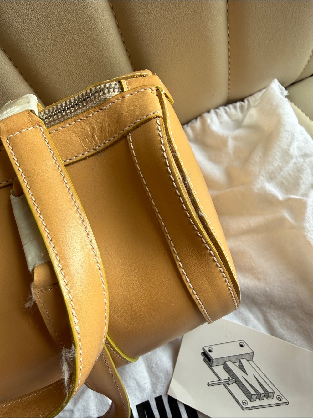Moschino Tan Leather Barrel Satchel with Detachable Strap (deadstock with flaws) - Picture 4 of 9